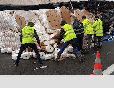 L’A7 à hauteur de Vienne : la voie est libre, l’opération relevage du poids-lourd en portefeuille est terminée
