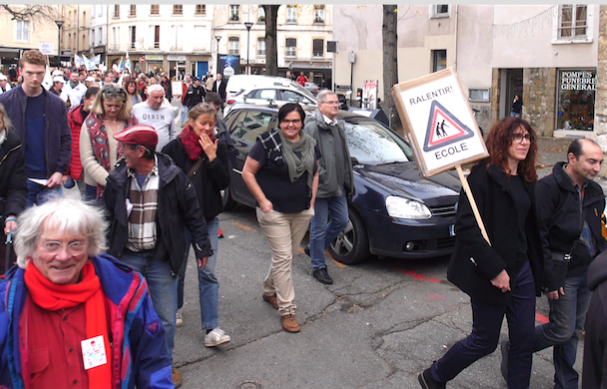 Les profs et les gilets jaunes ont perturbé hier soir le meeting de Florence David, candidate LREM : ils expliquent pourquoi