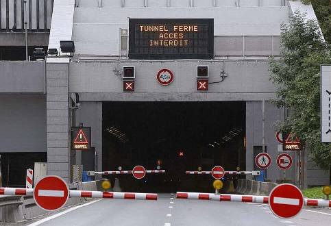 Un nouveau camion hors gabarit amène la fermeture temporaire du tunnel de Fourvière