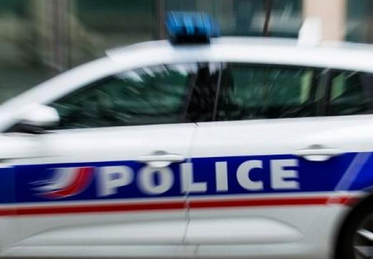 A Vienne : le conducteur grille le feu rouge dans le quartier de l’Isle et percute une voiture de… police