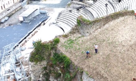 A Pipet : plantation de 2 500 pieds de vignes depuis aujourd’hui, au-dessus du théâtre antique de Vienne