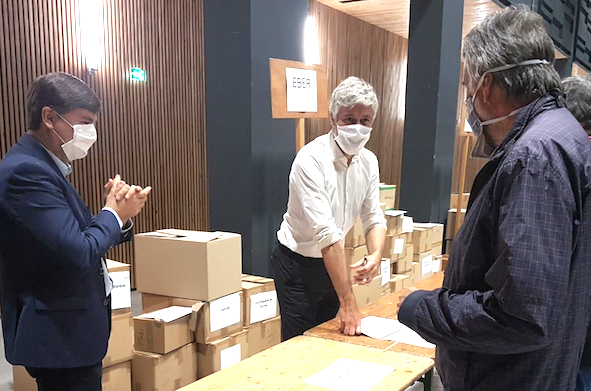 Laurent Wauquiez à Vienne pour distribuer des masques aux communes de moins de…2 000 habitants…