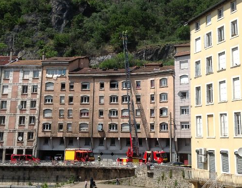 La vallée de la Gère coupée, une trentaine de personnes évacuées, suite à un  début d’incendie