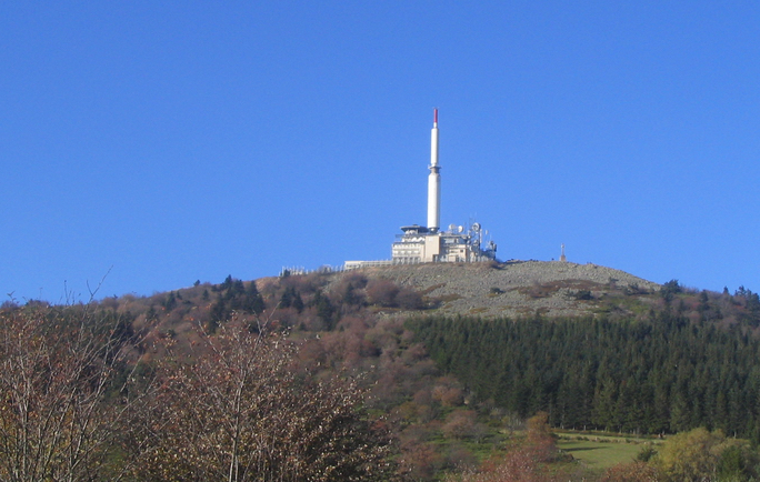 Une rave party, près du col de l’Oeillon dans le Pilat, rassemble un millier de personnes