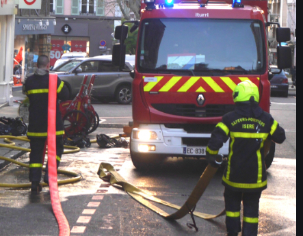 Incendie cette nuit rue Boson à Vienne, des flammes, mais pas de blessé