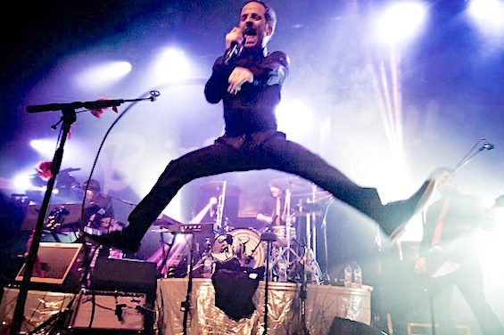 Le groupe de rock Dionysos reprogrammé le 17 septembre…2021 à Vienne. On peut déjà réserver…