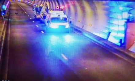 Lyon : voiture en feu dans le tunnel de Caluire ce matin, bloquant des automobilistes dans des “inter-tubes”