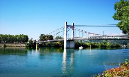 Il y aura des contrôles : le pont de Condrieu interdit aux poids-lourds de plus de 19 t, à partir du  25 novembre