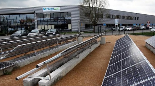 Photowatt à Bourgoin-Jallieu : le dernier fabriquant français de panneaux photovoltaïques va-t-il disparaître ?