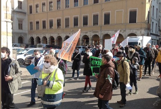  Hier sur la marché de Vienne : un peu plus d&rsquo;une centaine à marcher pour le climat