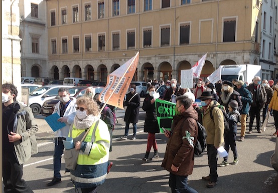  Hier sur la marché de Vienne : un peu plus d’une centaine à marcher pour le climat