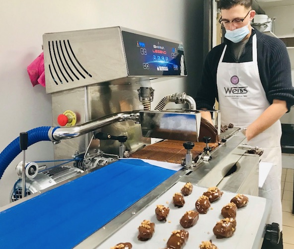  3ème confinement : des chocolatiers aux services funéraires, quels magasins peuvent rester ouverts ?