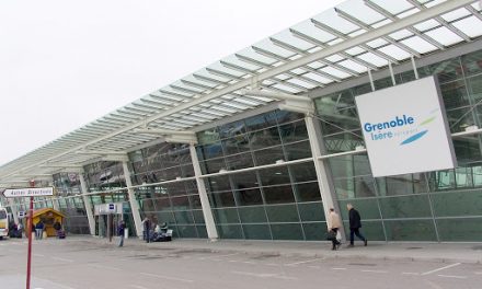 Création d’un méga-centre isérois : la vaccination s’envole à l’aéroport de Saint-Etienne-de-Saint-Geoirs