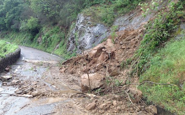 Plus de 100 mm de pluie enregistrés à Vienne : routes et caves inondées, éboulements en nombre