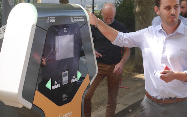 Les 2 premières bornes électriques inaugurées à Vienne sur le domaine public : 20 vont suivre…