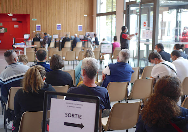 D’ici 15 jours, le Manège ne sera plus un centre de vaccination, il sera transféré à l’Ellipse