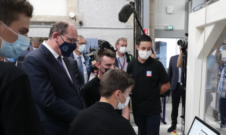 Jean Castex, premier ministre, hier, à Roussillon et à Beaurepaire, la visite en images