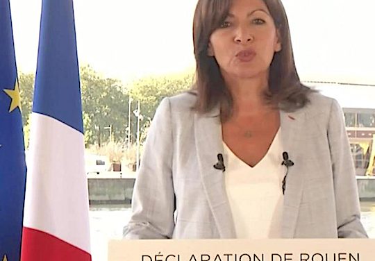 Candidate à la présidence de la République, Anne Hidalgo présente vendredi matin à Chasse-sur-Rhône