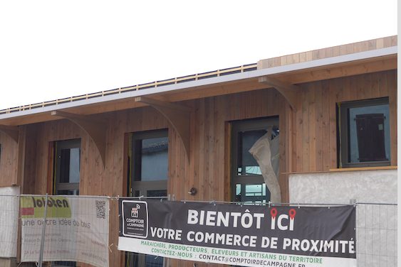 Une Halle commerciale en bois va ouvrir ses portes début décembre  à Reventin-Vaugris