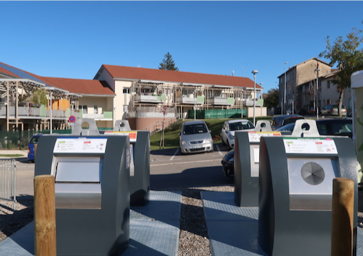 Quatre nouveaux conteneurs enterrés inaugurés à Saint-Sorlin-de-Vienne