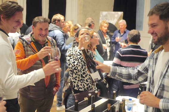 Vitis-Vienna : en attendant…l&rsquo;appellation, les Pressailles font recette à la salle-des-fêtes de Vienne