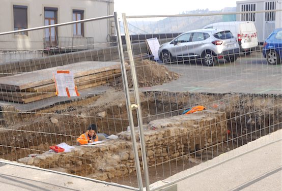 Et de 15 ! Démarrage des travaux d’implantation de conteneurs enterrés, place Pichat à Vienne