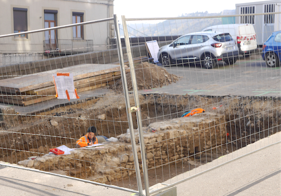 Et de 15 ! Démarrage des travaux d’implantation de conteneurs enterrés, place Pichat à Vienne