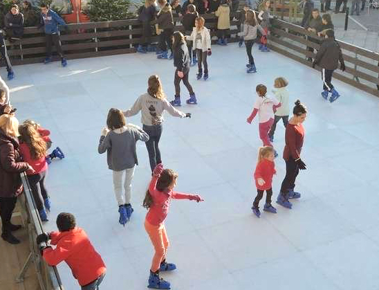 Une patinoire éphémère installée à l’occasion du Marché de Noël de Condrieu, du 10 au 12 décembre