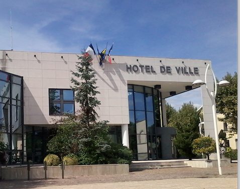 L&rsquo;homme qui avait tenté de mettre le feu à la mairie de Pont-Evêque placé en service psychiatrique à Bourgoin-Jallieu