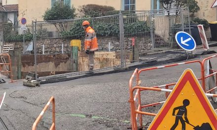 Un nouveau site de conteneurs enterrés installé aujourd’hui, rue Pipet à Vienne