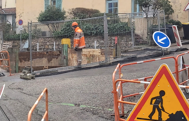 Un nouveau site de conteneurs enterrés installé aujourd’hui, rue Pipet à Vienne