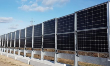 Une innovation au gros potentiel : la CNR a installé des panneaux solaires verticaux, à Sablons, au Sud de Vienne