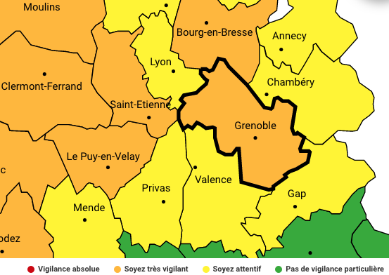 Quelques centimètres attendus en plaine : l’Isère passe en “alerte orange” neige et verglas