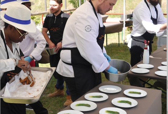 Succès de la 1ère “Via Gusta” : ils étaient 350 à pied ou à vélo à aiguiser leurs papilles sur près de 12 km…