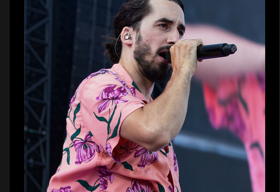 Le rappeur Lomepal sur la scène du théâtre antique de Vienne le 30 juillet : désormais 10 concerts au compteur, cet été…