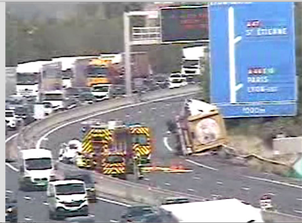 Camion-citerne renversé sur l’A7 à Chasse-sur-Rhône : l’Autoroute coupée encore plusieurs heures selon le préfet