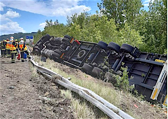 A 7 : le camion se renverse sur le talus de l’autoroute, à hauteur de Seyssuel