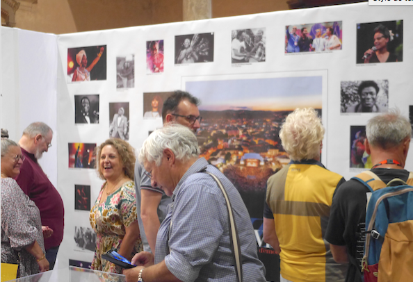 Expo jusqu’au 30 juillet : Le Festival de Jazz se retourne sur sa riche histoire à l’Eglise-Saint-André-le-Haut