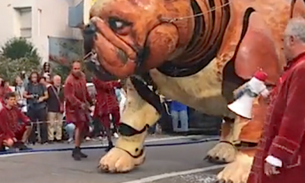 300 000 personnes attendues ce week-end à Villeurbanne pour voir défiler les chiens géants de Royal de Luxe