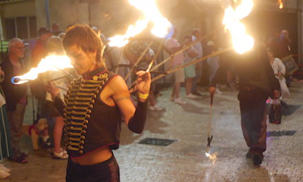 Fête Historique de Vienne : après deux ans d’absence, le retour du défilé aux flambeaux n’a pas été gâché par la pluie