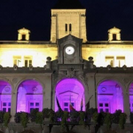 Lutte contre le cancer du sein : à partir d’aujourd’hui, le balcon de l’hôtel-de-ville de Vienne illuminé en rose