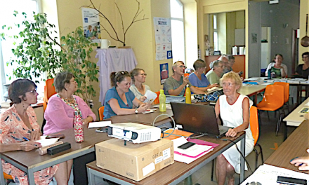 Le très riche tissu viennois représenté : un très large Forum des Solidarités aujourd’hui à la salle des fêtes de Vienne