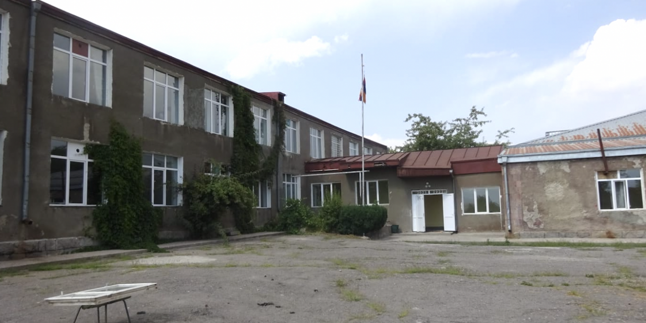   Goris, la ville jumelle arménienne de Vienne, sur la ligne de front : lancement d’une collecte pour la rénovation d’une école