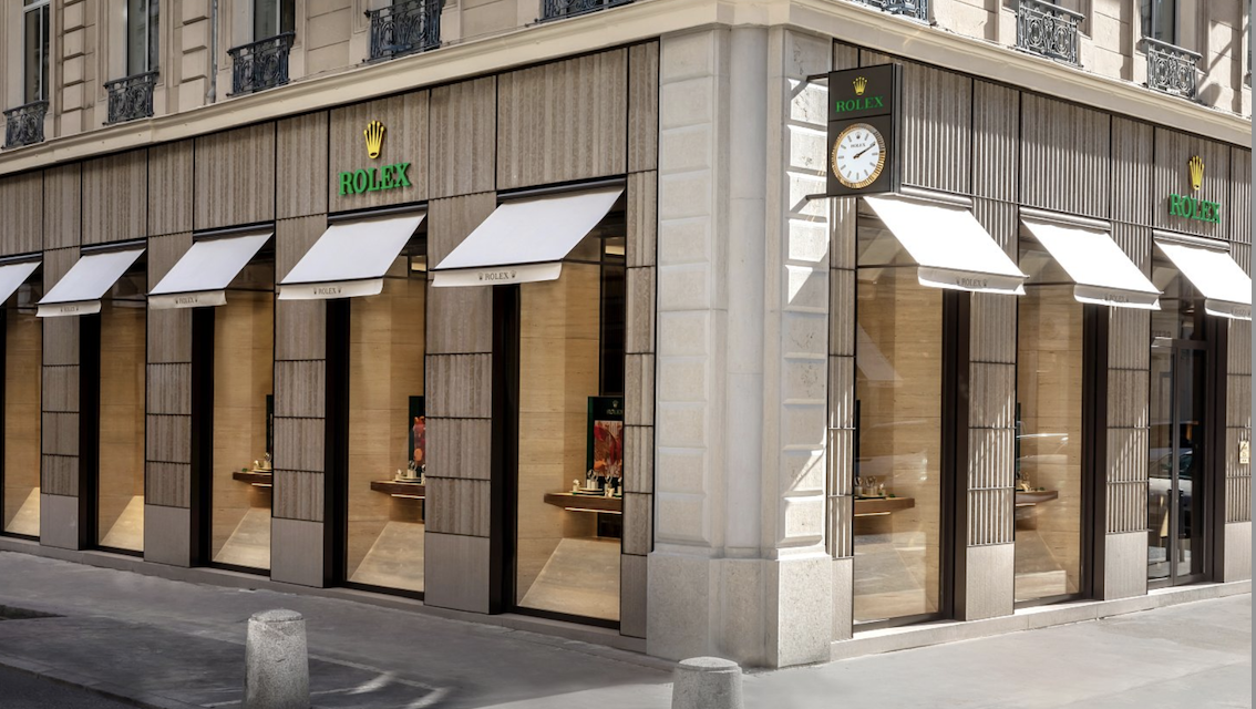Luxe : en très grand format, Rolex ouvre un magasin de… 200 m² dans le « Carré d’or » lyonnais