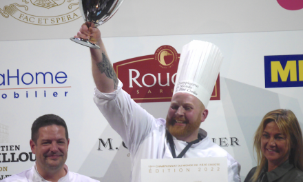 A 8 points près,  le charcutier lyonnais Jérémie Crauser, vice-champion du monde du pâté en croute derrière le Japonais Ryutaro Shiomi