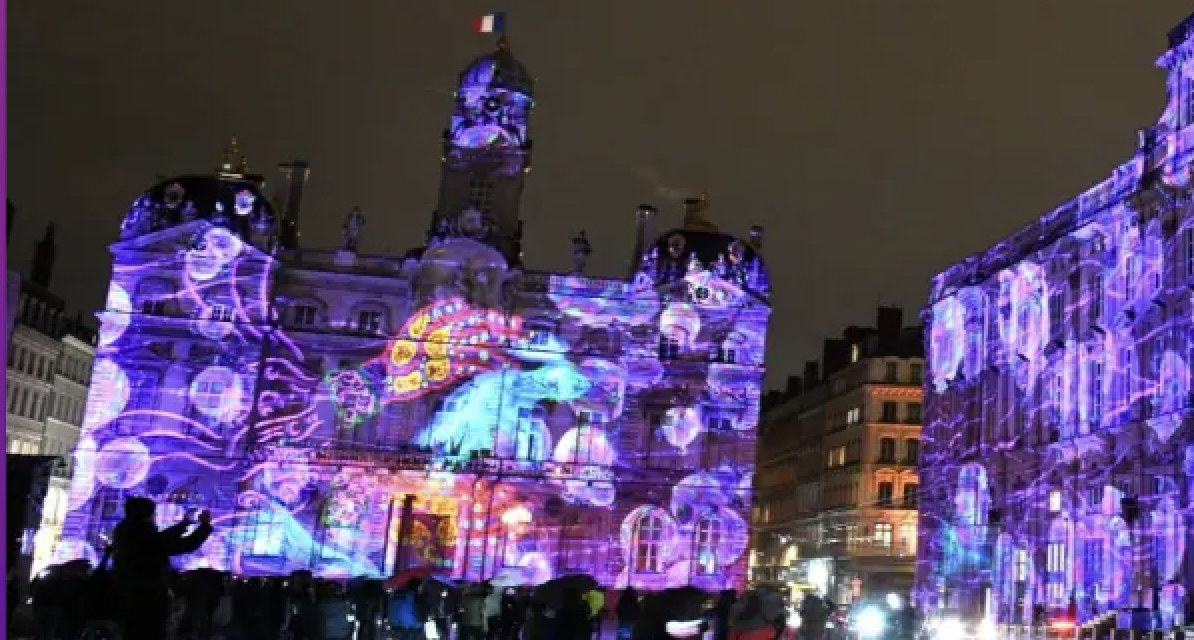 Fêtes des lumières à Lyon, transports publics gratuits le soir du 8 décembre, avec un métro circulant jusqu’à 2 h du matin