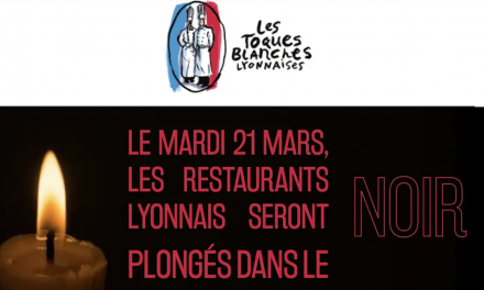 Pour alerter contre l’explosion des coûts de l’énergie, les restaurants lyonnais dans le noir, mardi 21 mars