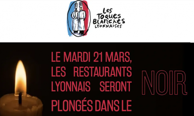 Pour alerter contre l’explosion des coûts de l’énergie, les restaurants lyonnais dans le noir, mardi 21 mars
