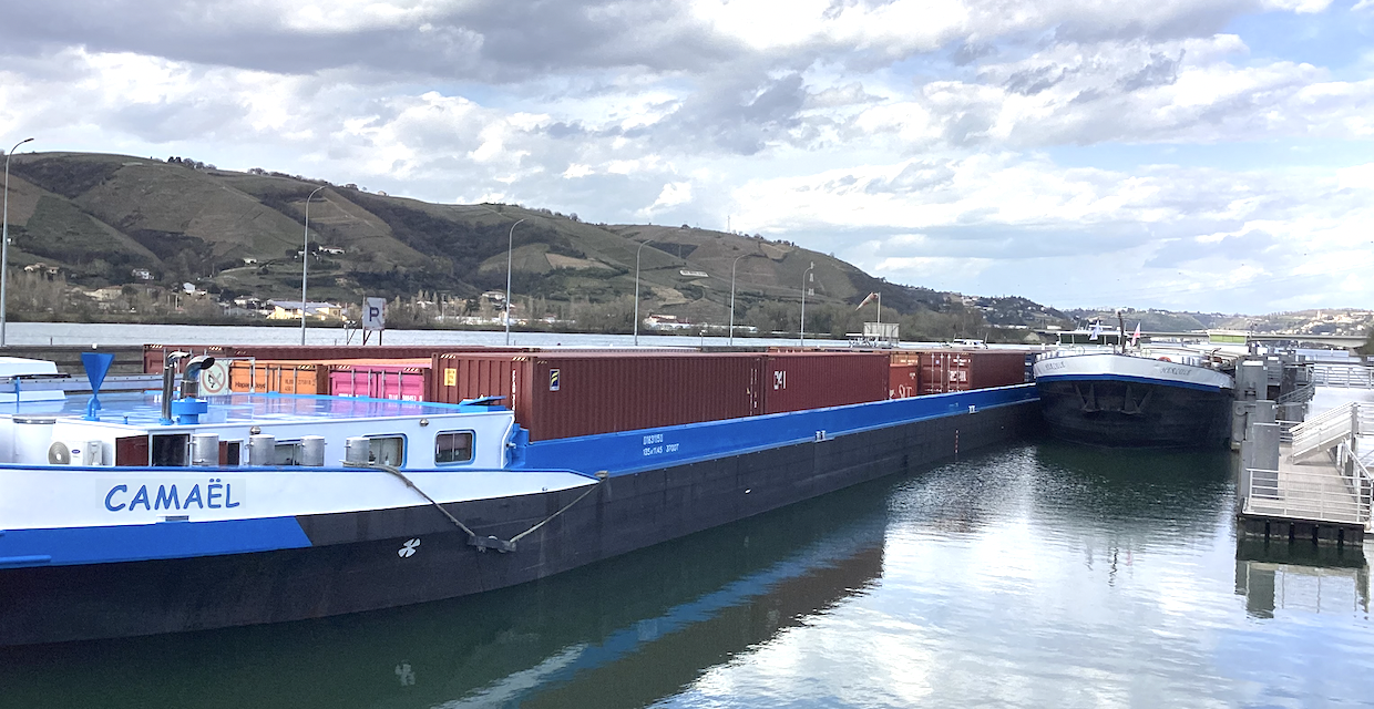 Réforme des retraites-100 % de grévistes au Barrage de la CNR à Reventin-Vaugris : la navigation fluviale totalement stoppée sur le Rhône…