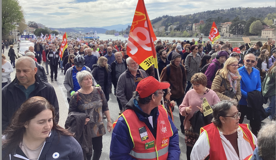 Réforme des retraites : 1 800 manifestants dans les rues de Vienne pour le… 11ème défilé